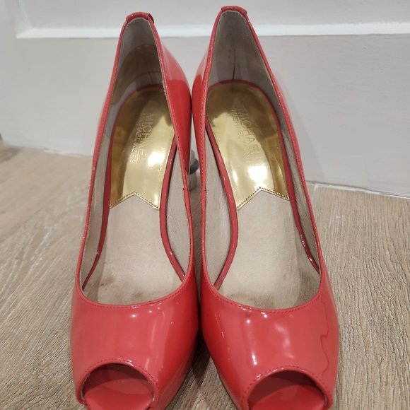 Heels - Picture 3 of 3